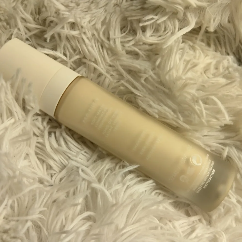 🆕 Fenty Beauty Pro Filt'r Soft Matte Longwear Foundation 105
